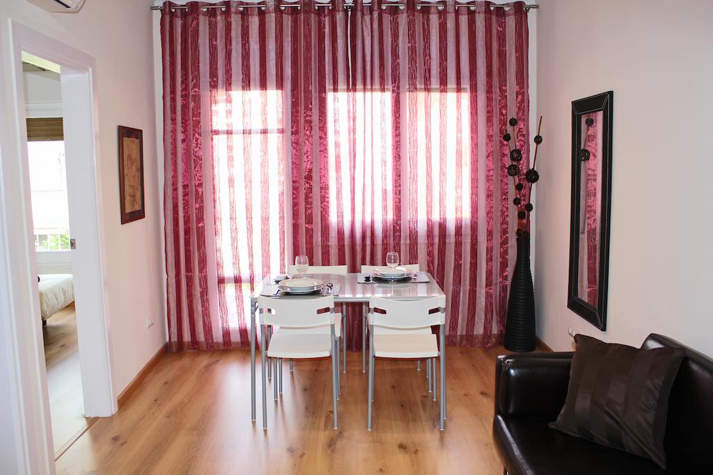 برشلونة Classbedroom Gaudi Apartments الغرفة الصورة